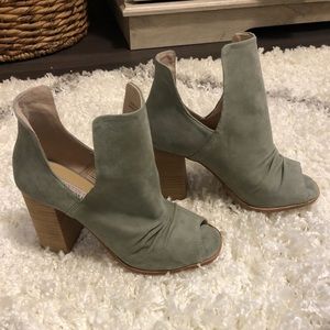 Size 6.5 Kristen Cavallari Split Shaft Bootie